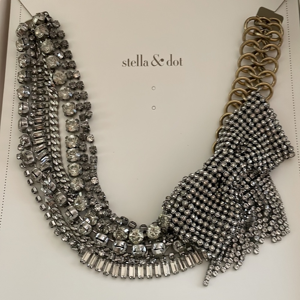 Stella & Dot Boss Bow Necklace
